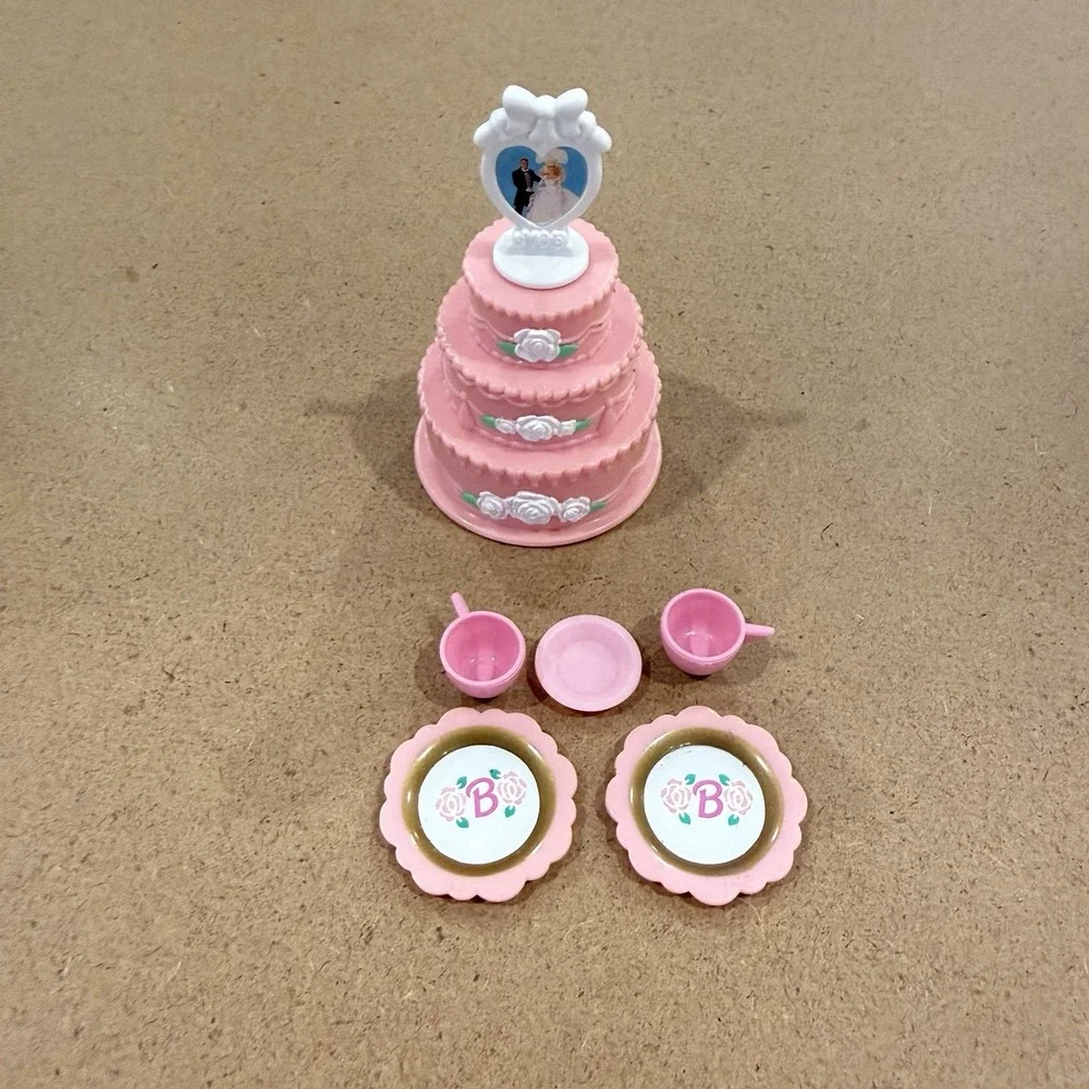 Vintage Barbie Pink & White Tiered Cake‎ 1995 Picture B Dishes Cups 90s Play